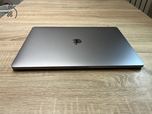 MacBook Pro 16