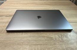 MacBook Pro 16