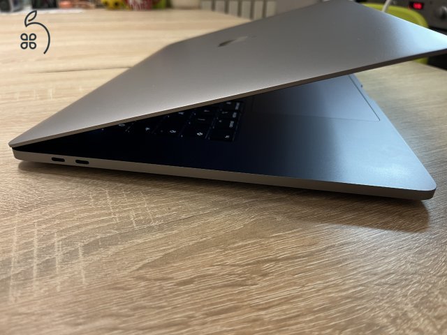 MacBook Pro 16