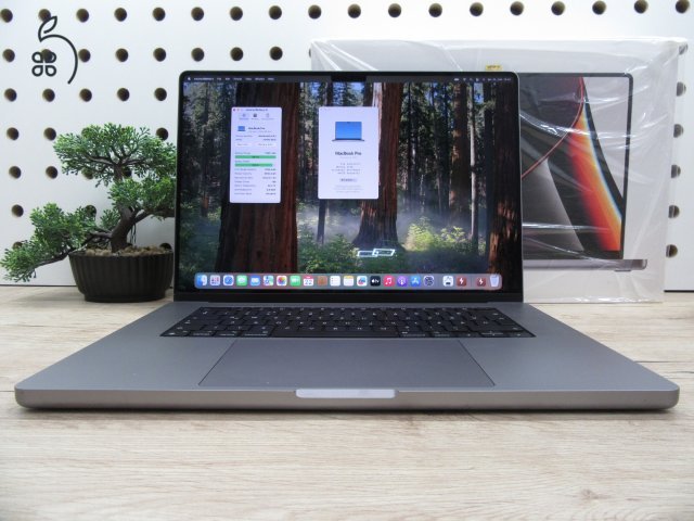 Apple Macbook 16 M1 Pro - 2021 - Használt, karcmentes