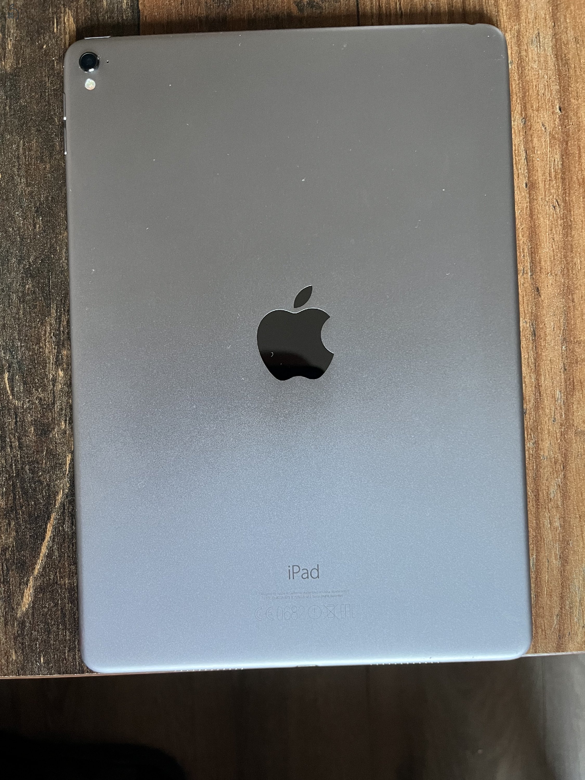 Apple iPad Pro 9,7