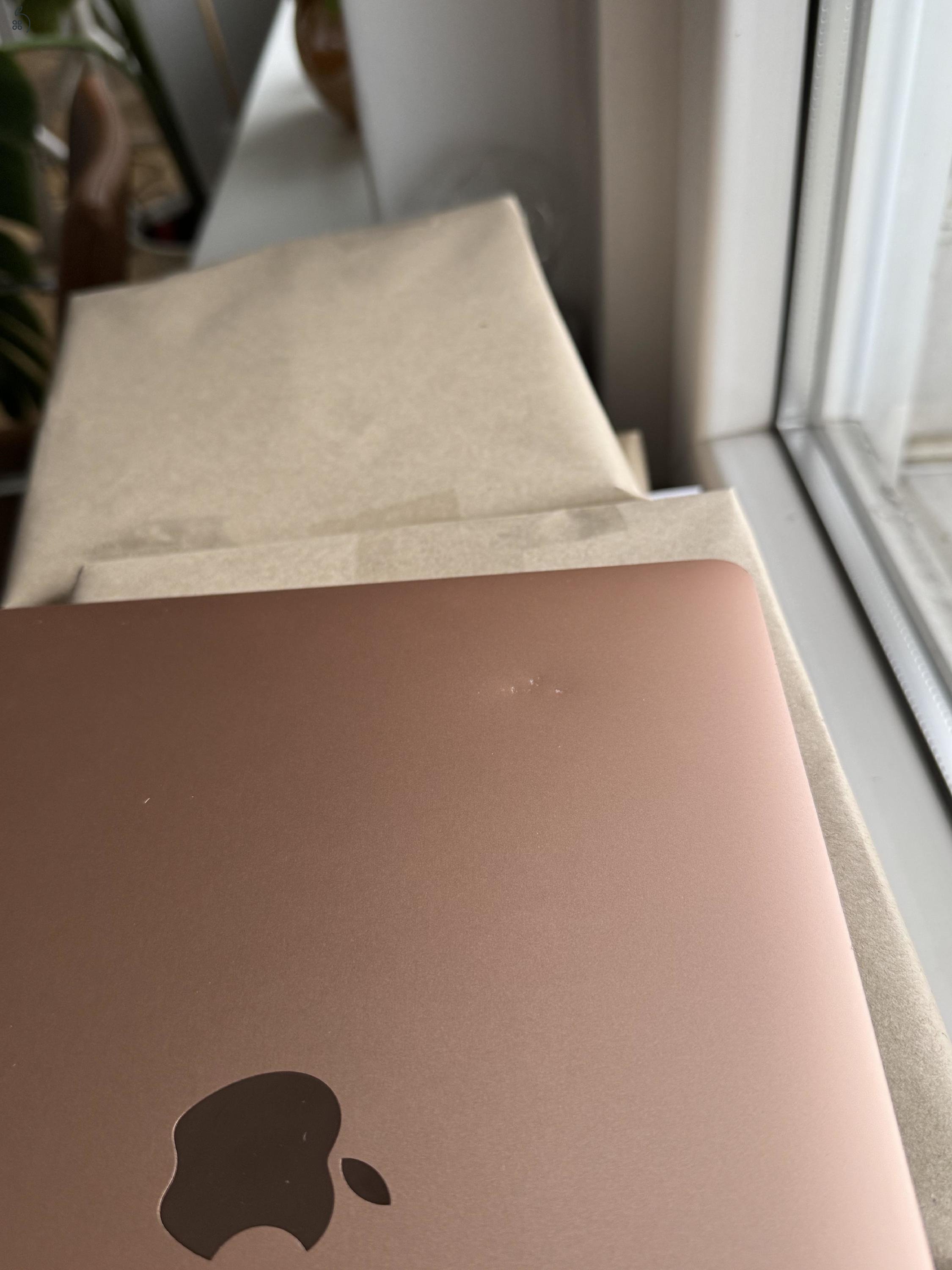 MacBook Air 13 Gold 2020