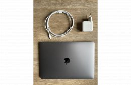 Eladó 2019-es MacBook Air, 128 GB SSD, 8 GB RAM