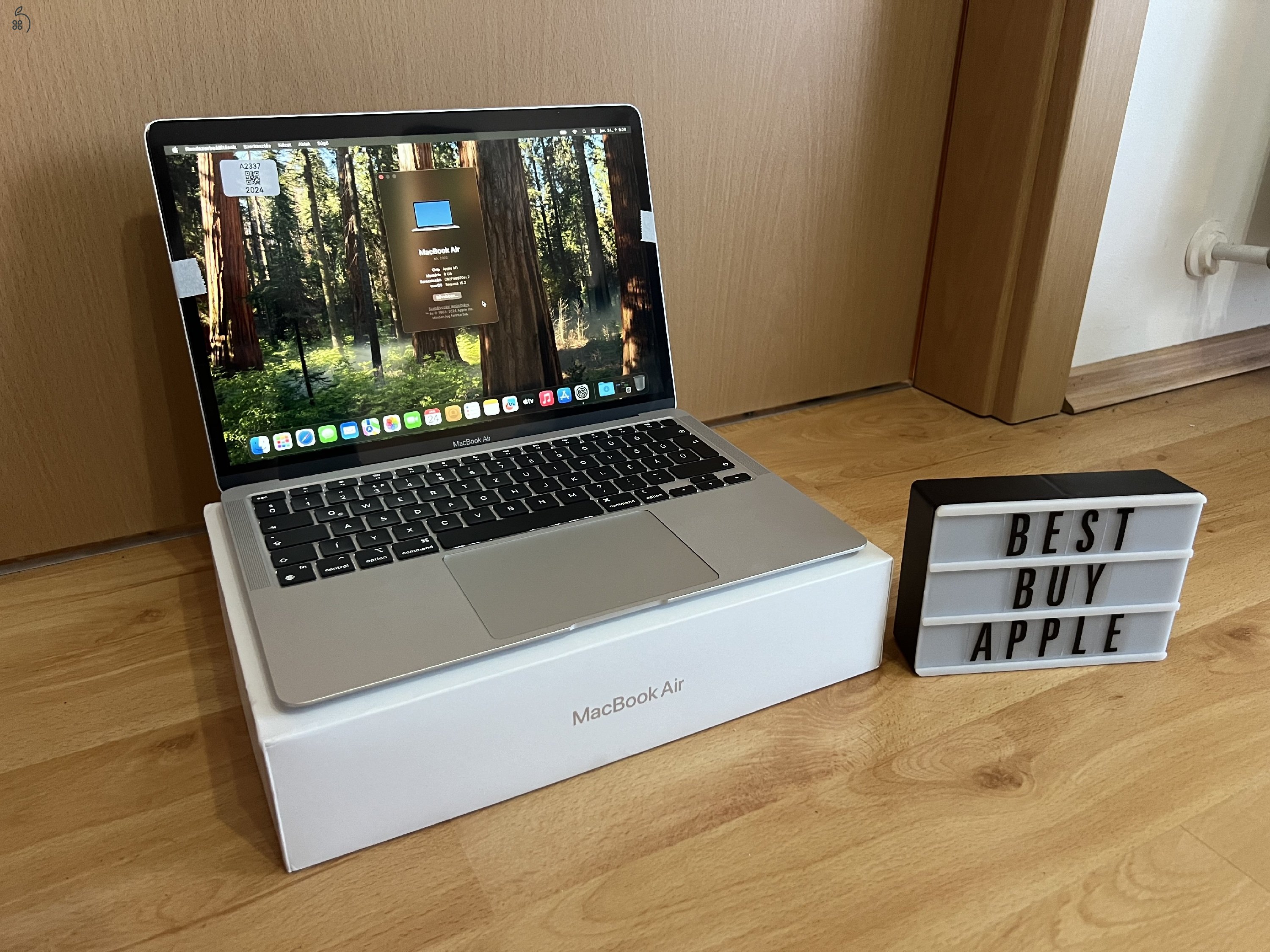 2020 MacBook Air M1 / 8GB / 256GB SSD / Magyar / Silver / 99% Aksi / Új Kijelzővel / Eladó ! ! !