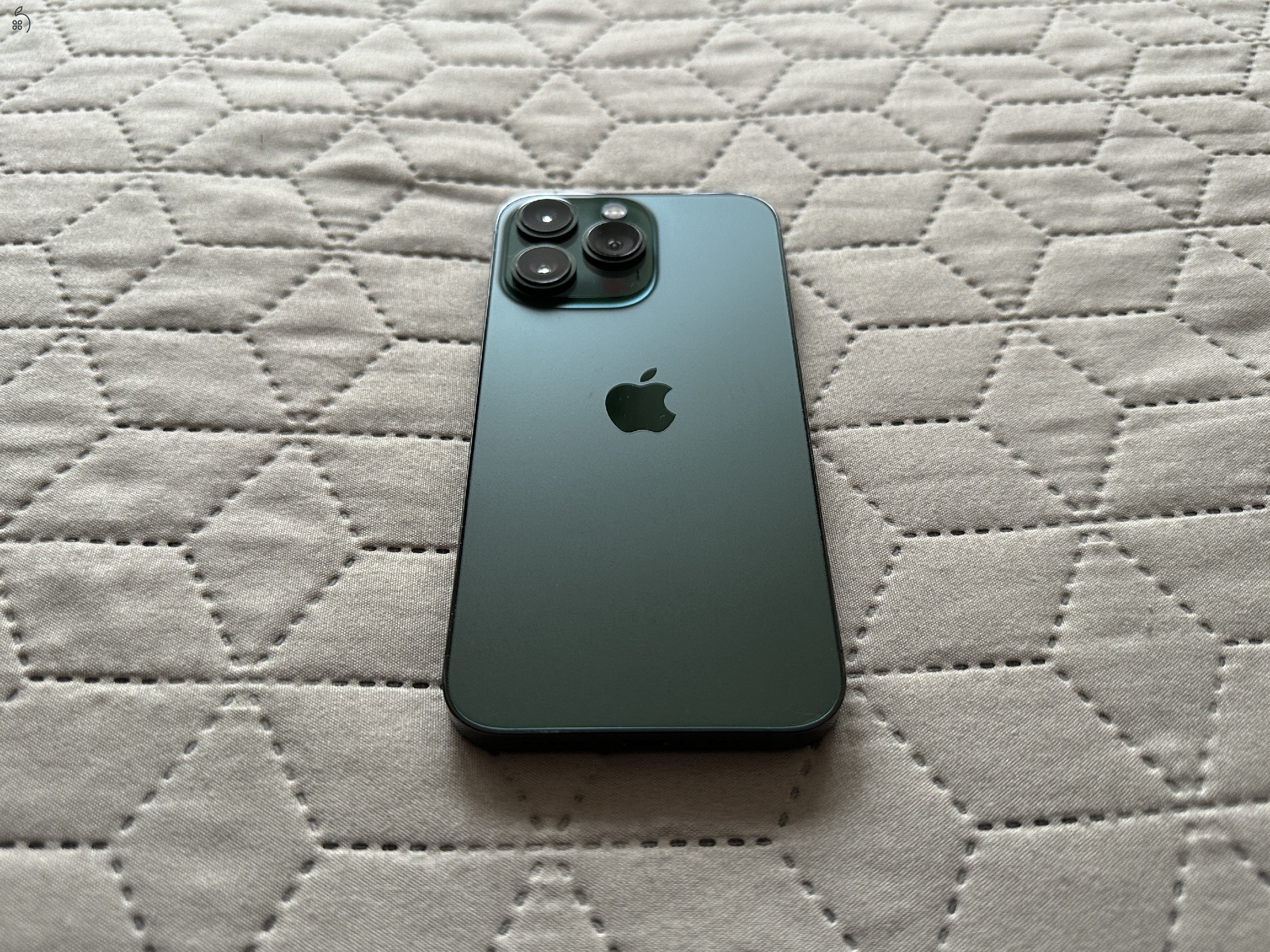 Eladó szép állapotú Apple iPhone 13 Pro 128GB Alpine Green, kártyafüggetlen készülék!