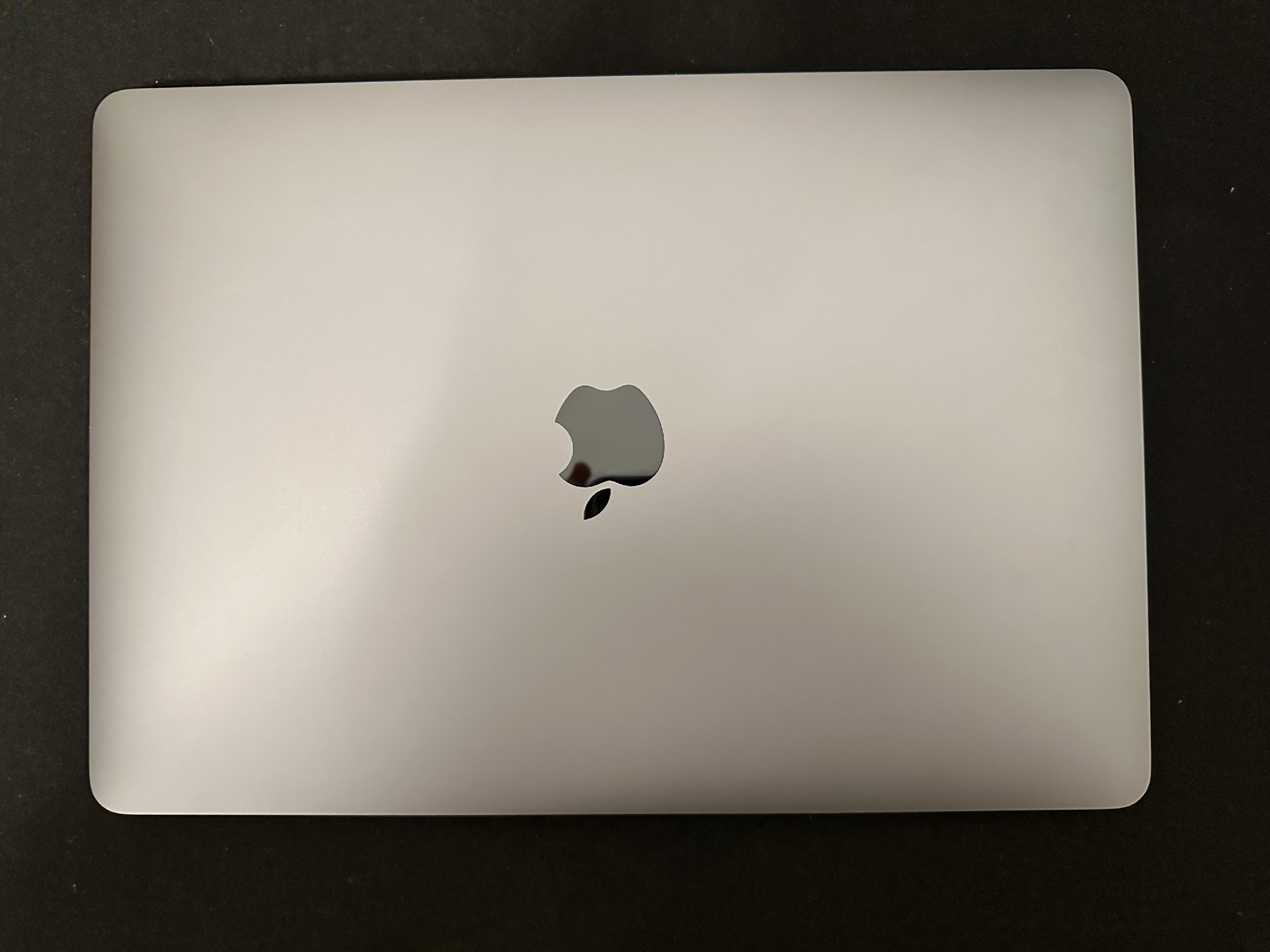 2020 MacBook Air M1 / 8GB / 256GB SSD