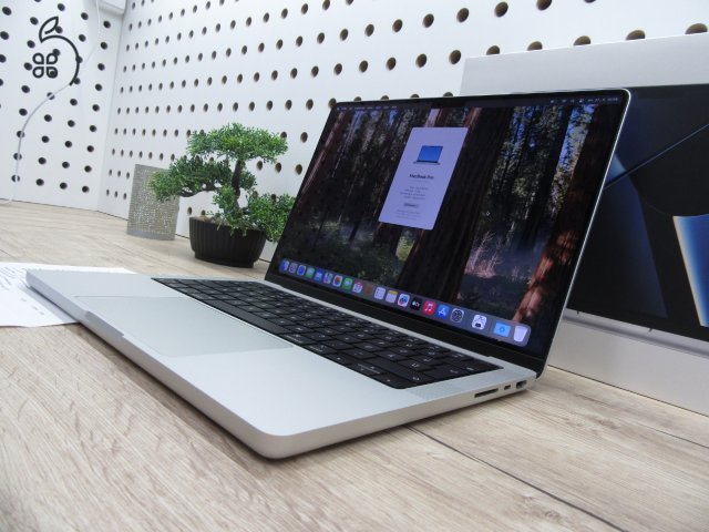 Apple Macbook 14 M2 Pro - 2023 - Használt, újszerű