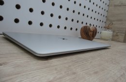  Apple Retina Macbook Air 13 - 2020 - Használt, megkímélt 