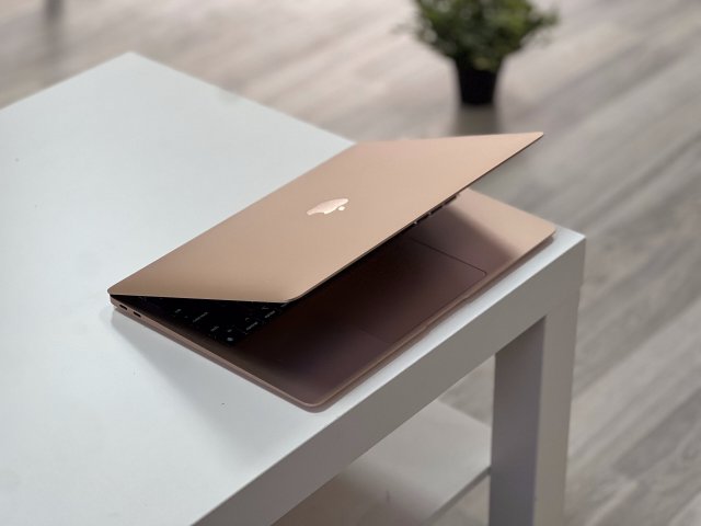 MacBook Air 2020 13 M1 256GB 2 ÉV Garanciával Számlával