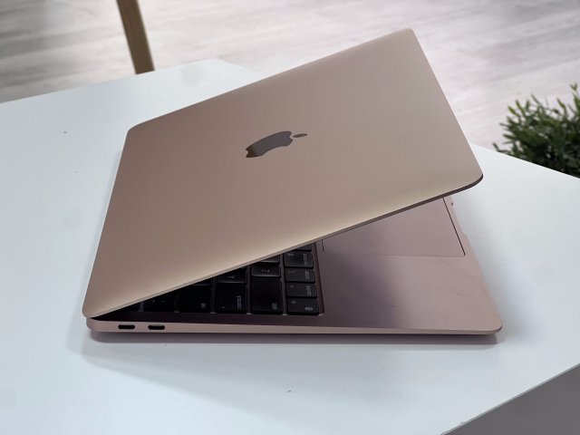 MacBook Air 2020 13 M1 256GB 2 ÉV Garanciával Számlával