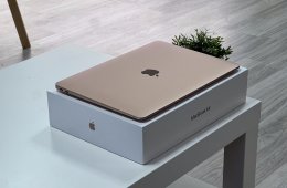 Hibátlan MacBook Air 2020 13 256GB 2 ÉV Garanciával Számlával