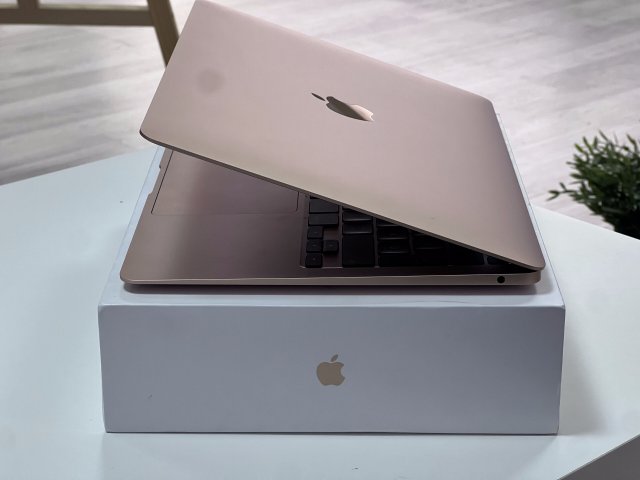 Hibátlan MacBook Air 2020 13 256GB 2 ÉV Garanciával Számlával