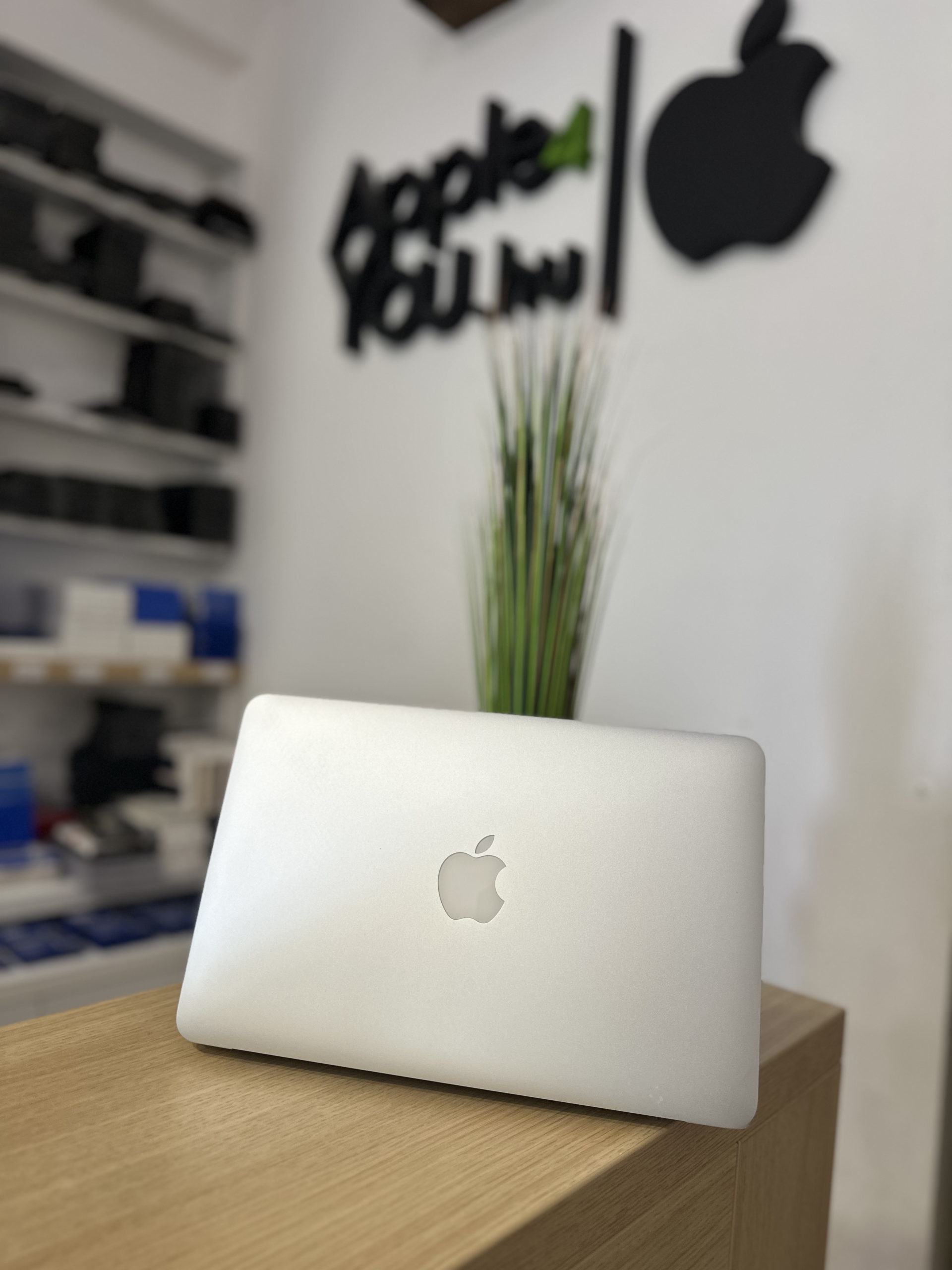 Apple MacBook Air 13″ 2015 Silver Használt