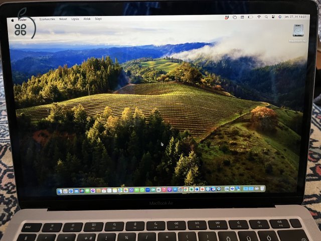 Eladó MacBook Air A2337 M1/256GB/8GB 2023.februári