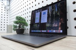 Apple Retina Macbook Pro 15 - 2018 - Használt, megkímélt