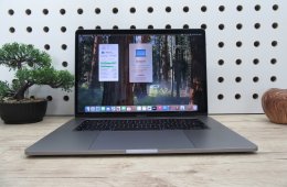 Apple Retina Macbook Pro 15 - 2018 - Használt, megkímélt