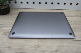 Apple Retina Macbook Pro 15 - 2018 - Használt, megkímélt