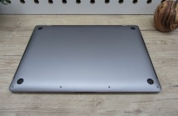 Apple Retina Macbook Pro 15 - 2018 - Használt, megkímélt állapot