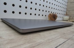 Apple Retina Macbook Pro 15 - 2018 - Használt, megkímélt állapot