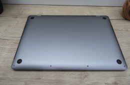 Apple Retina Macbook Pro 15 - 2018 - Használt, megkímélt állapot