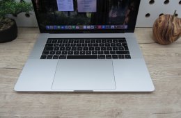 Apple Macbook Pro 15 - 2018 - Használt, megkímélt