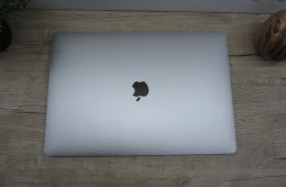 Apple Macbook Pro 15 - 2018 - Használt, megkímélt