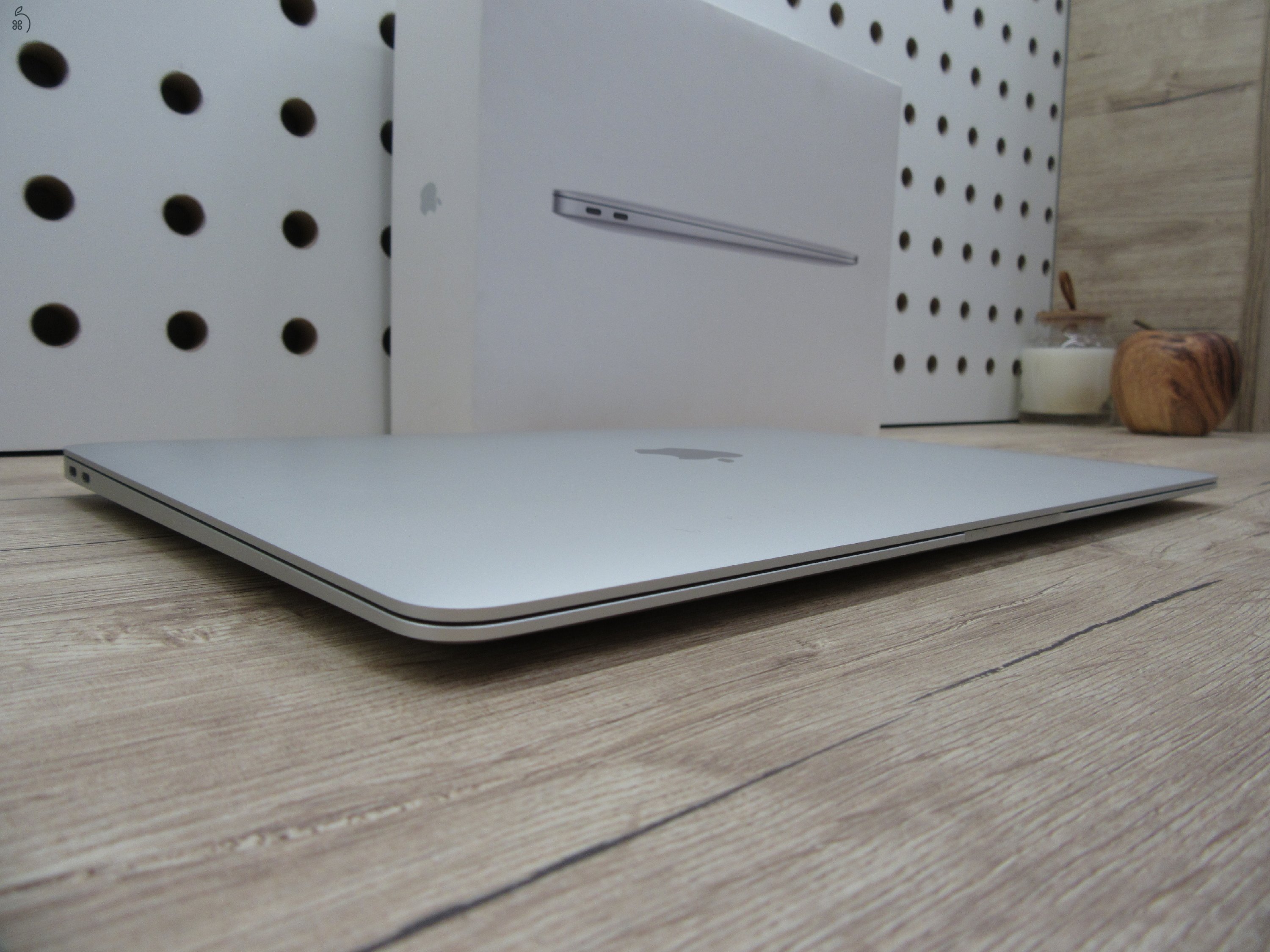 Apple Macbook Air 13 M1 - 2020 - Használt, karcmentes