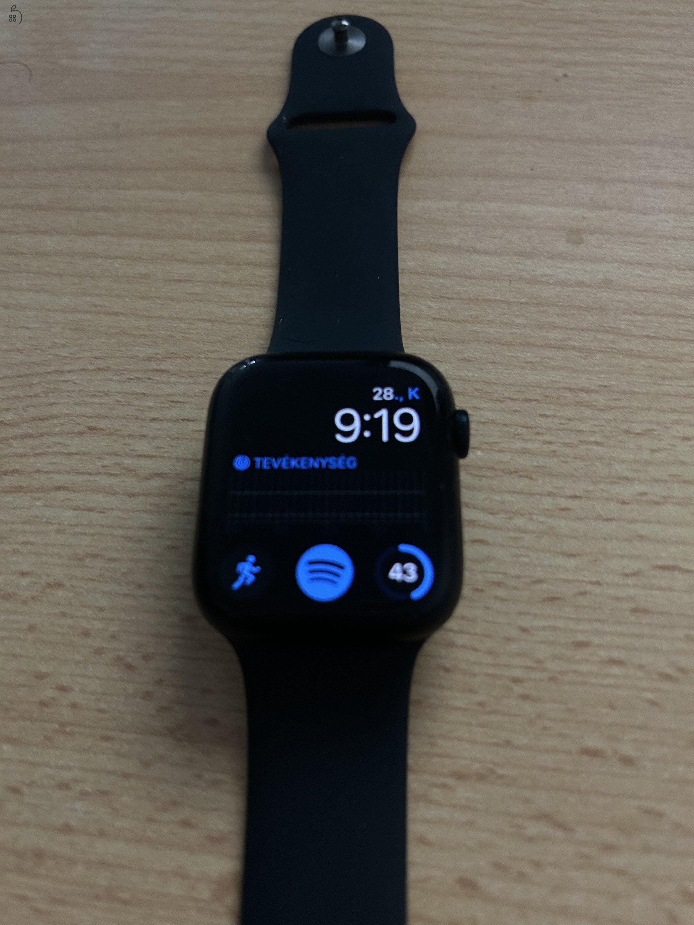 Apple Watch Series 8 GPS 45mm éjfekete alumíniumtok, éjfekete sportszíj 