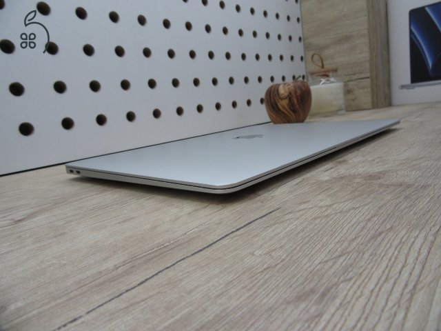 Apple Macbook Air M1 - 2020 - Használt, megkímélt