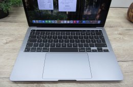 Apple Retina Macbook Pro 13 - 2020 - Használt, újszerű állapot