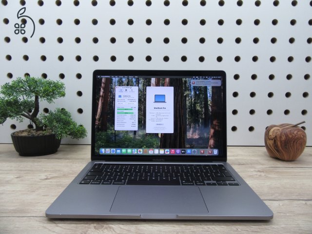 Apple Retina Macbook Pro 13 - 2020 - Használt, újszerű állapot