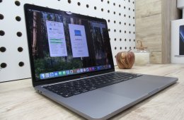 Apple Retina Macbook Pro 13 - 2020 - Használt, újszerű állapot