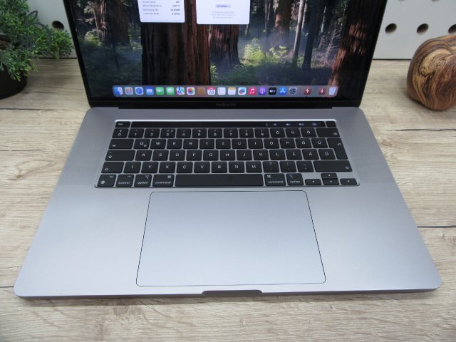 Apple Retina Macbook Pro 16 Touchbar - 2019 - Használt, megkímélt