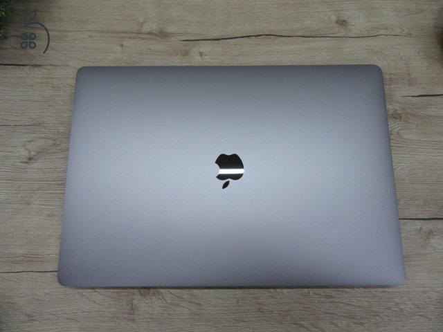 Apple Retina Macbook Pro 16 Touchbar - 2019 - Használt, megkímélt