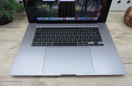  Apple Retina Macbook Pro 16 Touchbar - 2019 - Használt, megkímélt 