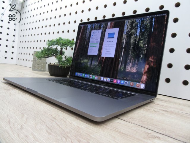  Apple Retina Macbook Pro 16 Touchbar - 2019 - Használt, megkímélt 