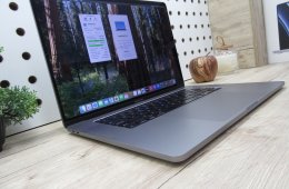  Apple Retina Macbook Pro 16 Touchbar - 2019 - Használt, megkímélt 