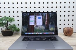  Apple Retina Macbook Pro 16 Touchbar - 2019 - Használt, megkímélt 