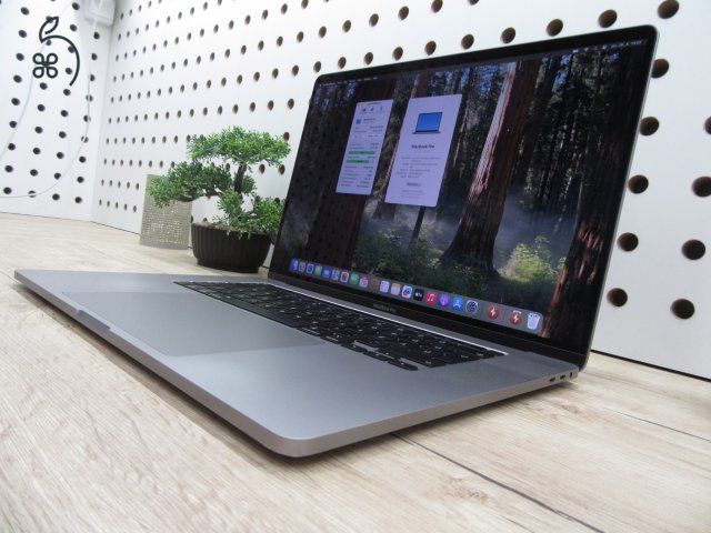  Apple Retina Macbook Pro 16 Touchbar - 2019 - Használt, megkímélt 