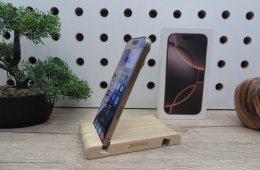 Apple iPhone 16 Pro - Desert Titanium - Használt, karcmentes