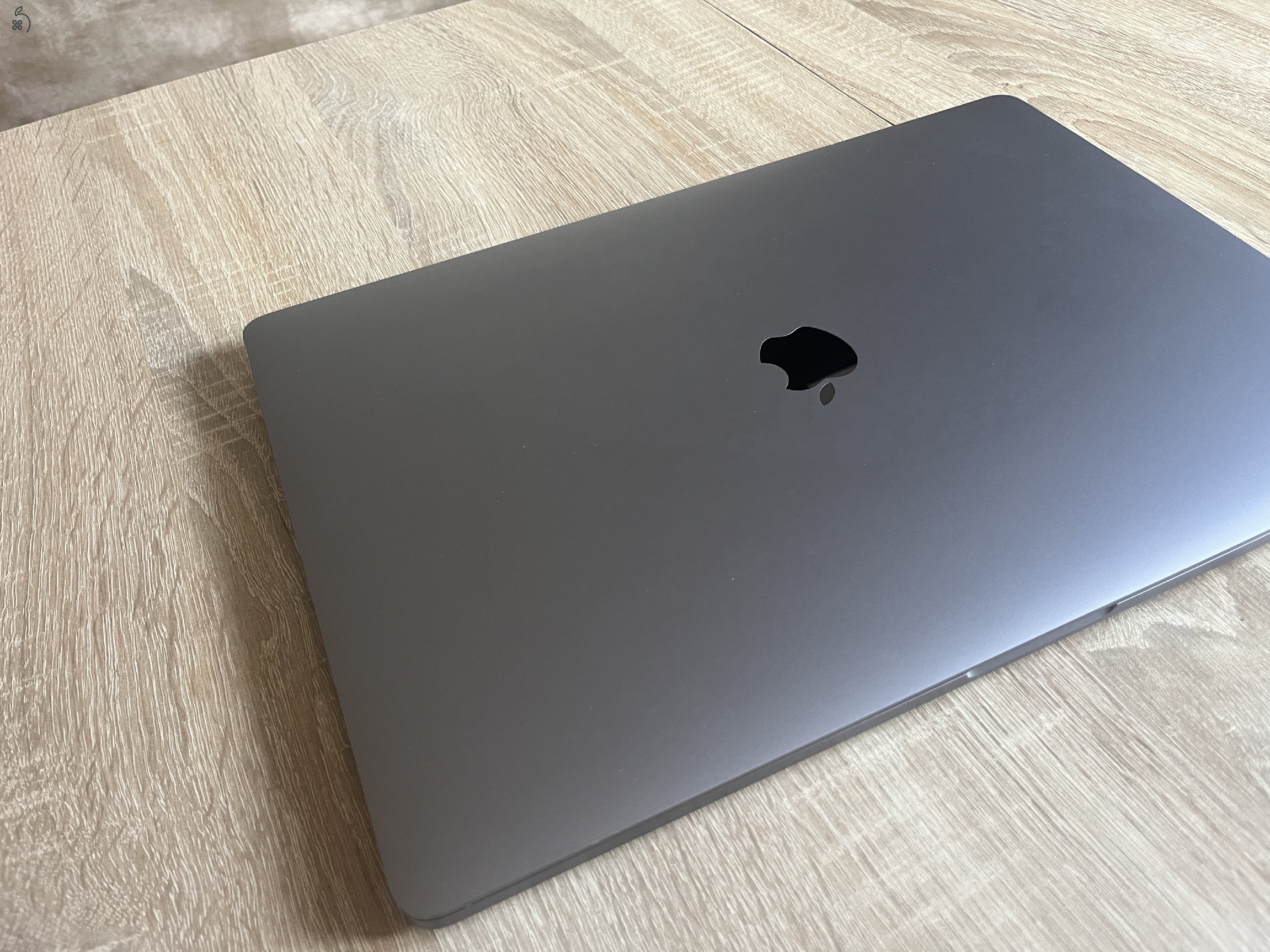 Apple Macbook Pro 16