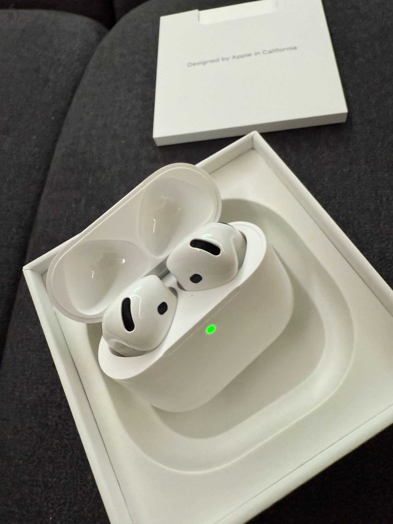 APPLE AirPods 4, vezetékes type-C töltőtokkal ÚJ Garanciával 2025 decemberig!