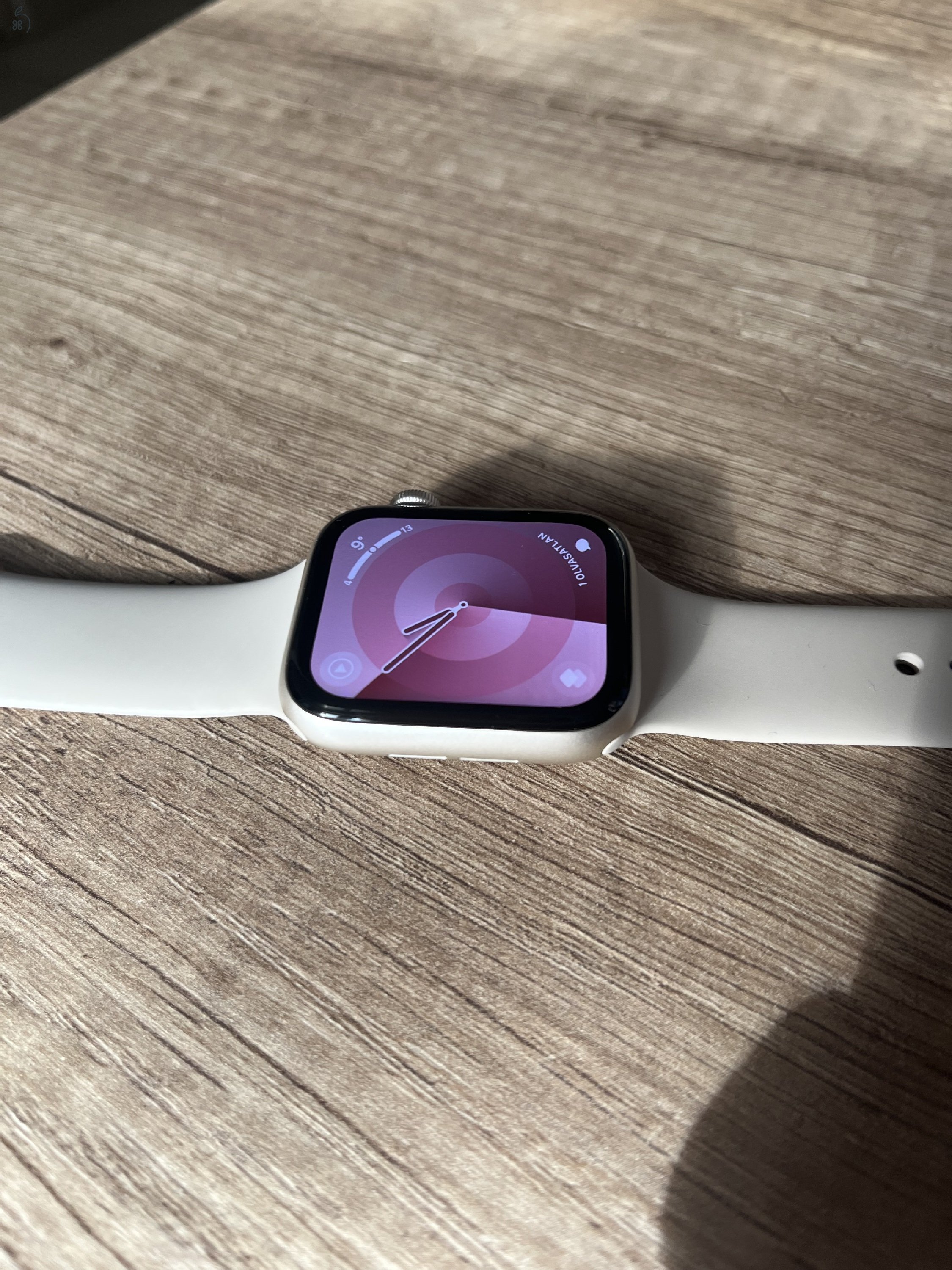 Apple Watch SE (2022) - starlight