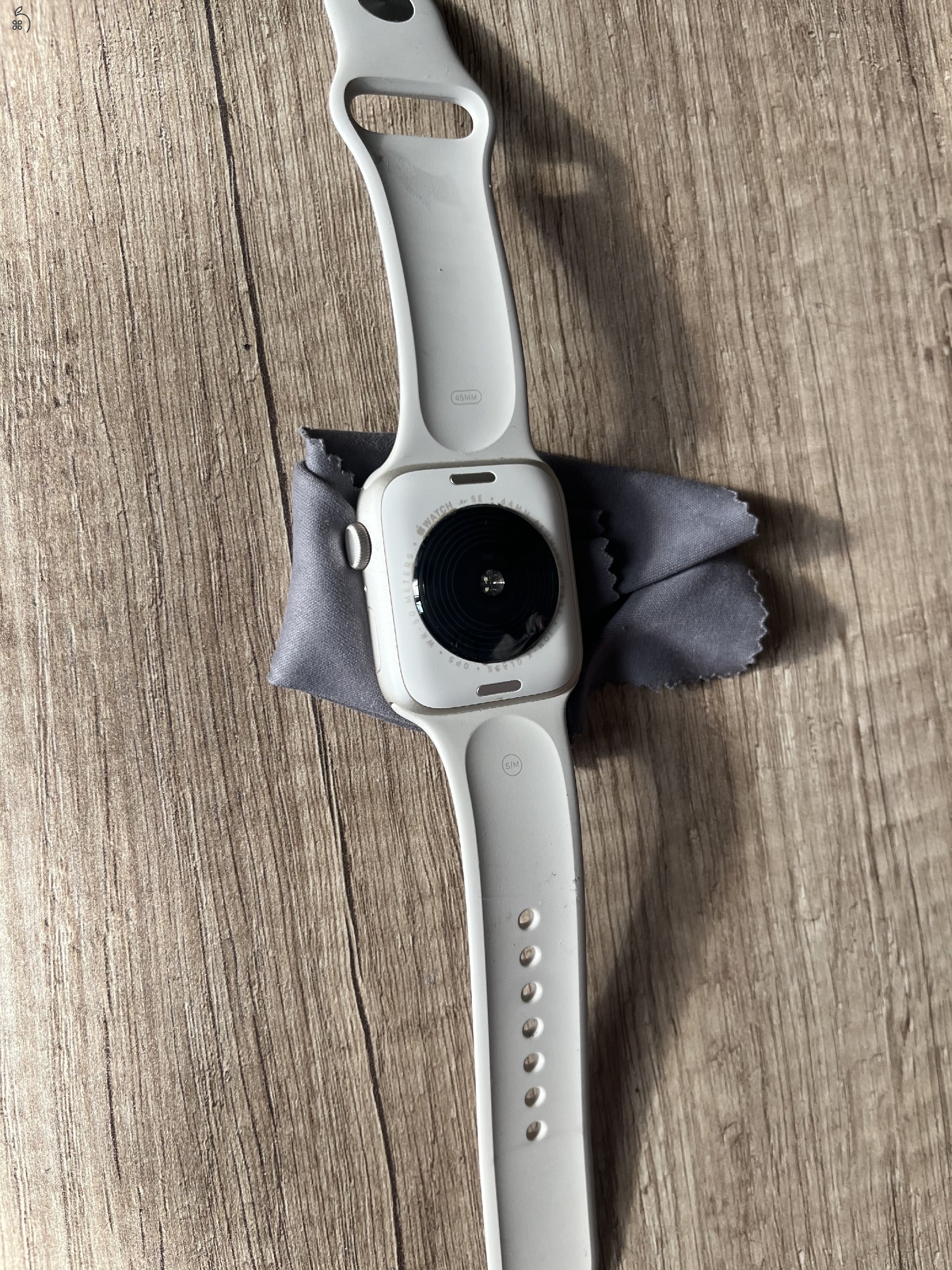 Apple Watch SE (2022) - starlight