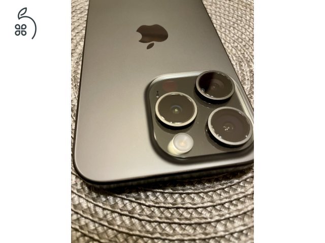 Fekete iPhone 15 pro eladó