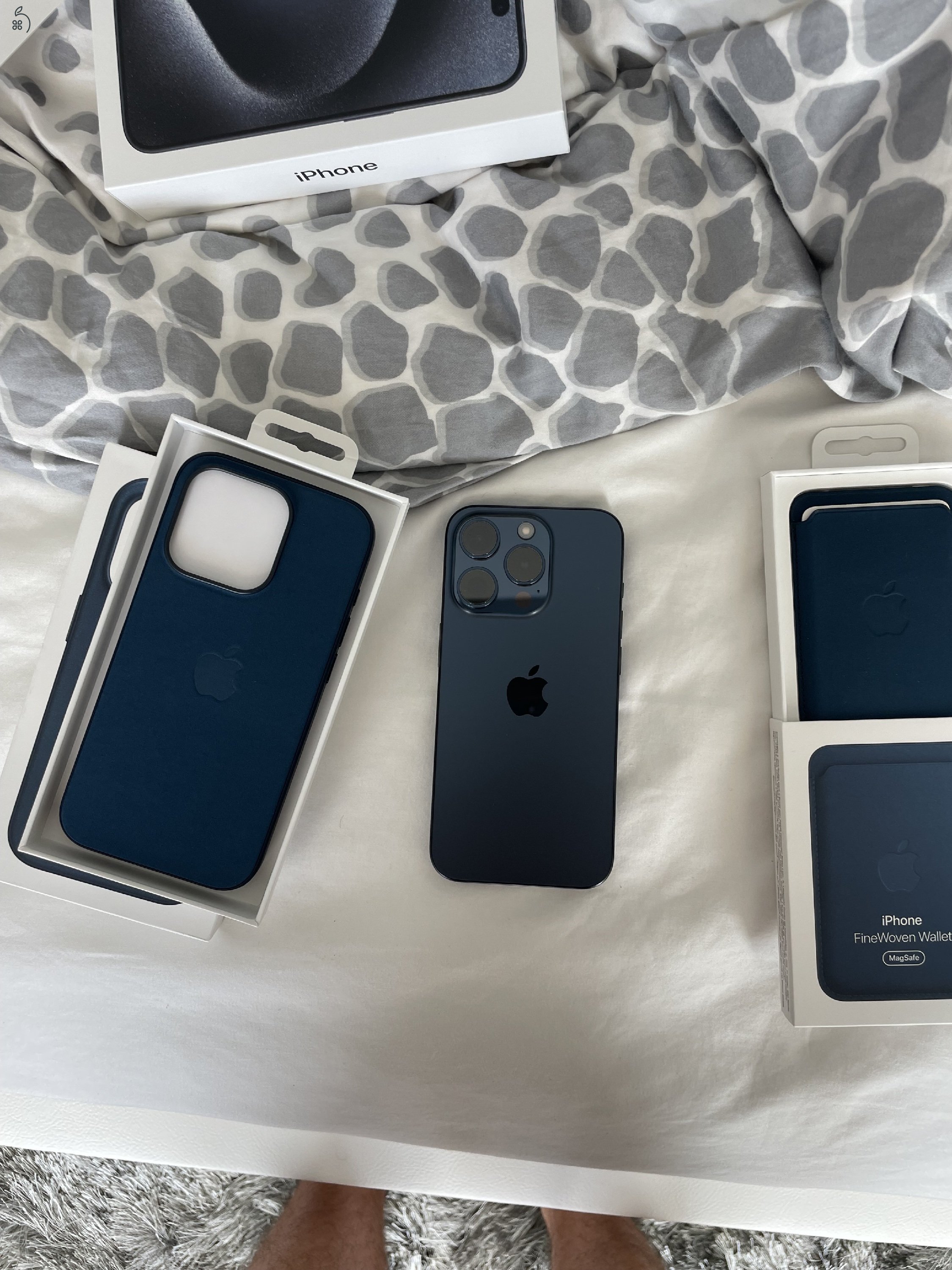 Iphone 15 pro Blue Titanium