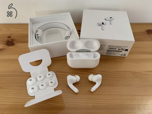 Apple AirPods Pro 2nd gen. + MagSafe tok hibátlan