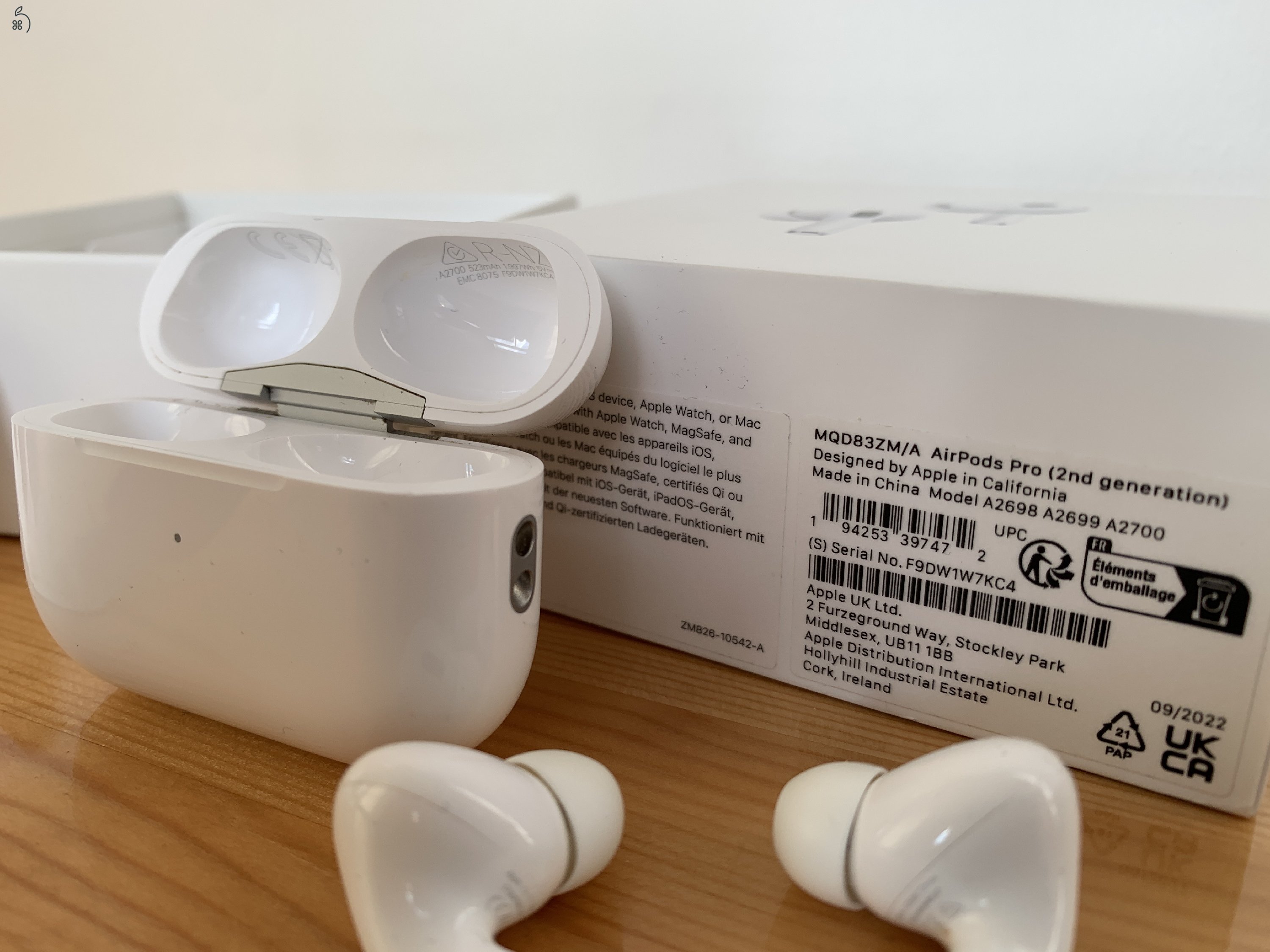 Apple AirPods Pro 2nd gen. + MagSafe tok hibátlan