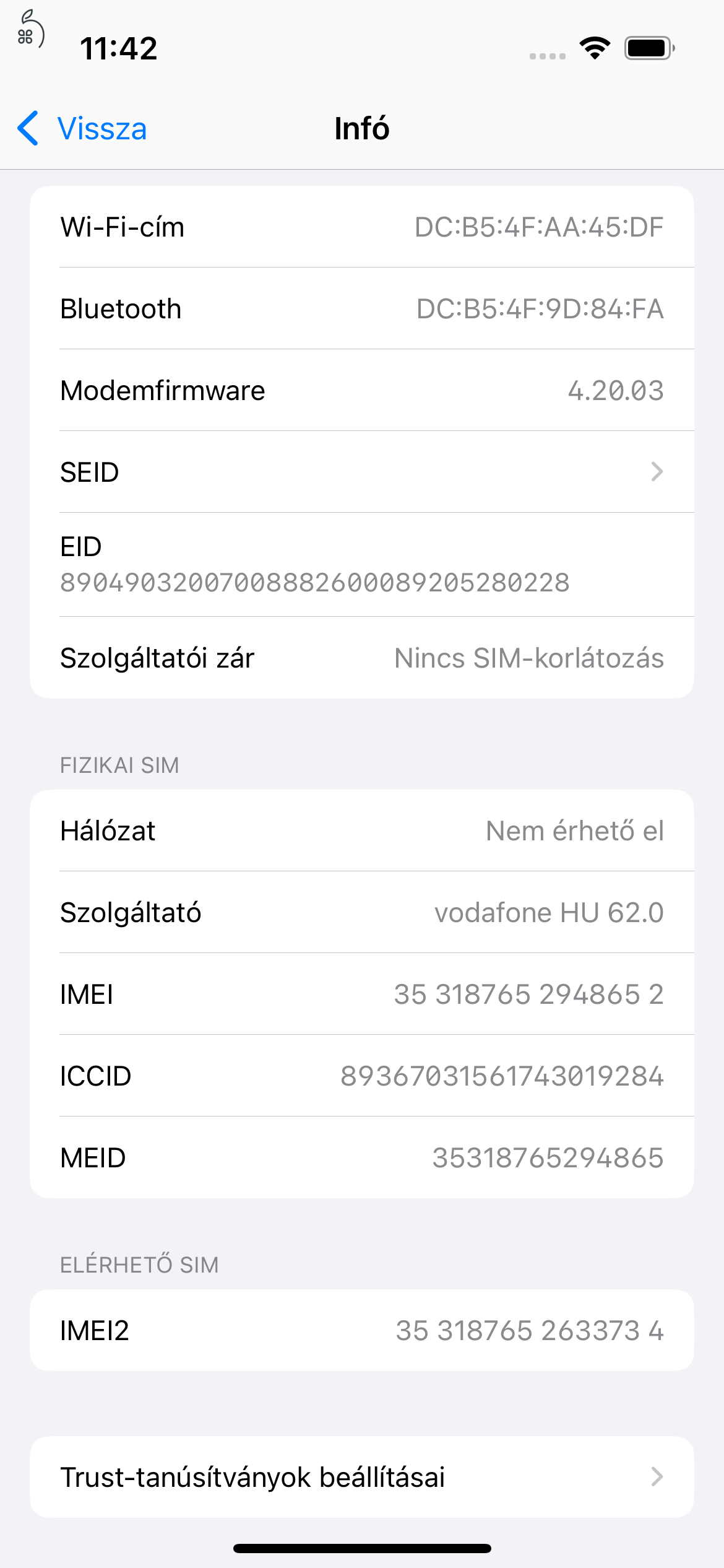 iPhone 13 - 128 GB / kártyafüggetlen / éjfekete / eredeti gyári akkumulátor