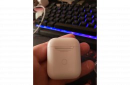 UTOLSÓ ÁR! AirPods 2 Vezetéknélküli töltőtok+baloldal